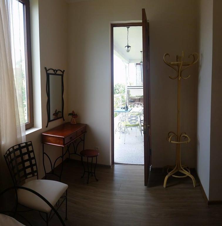 Hotel Omsi House Telavi Exterior foto