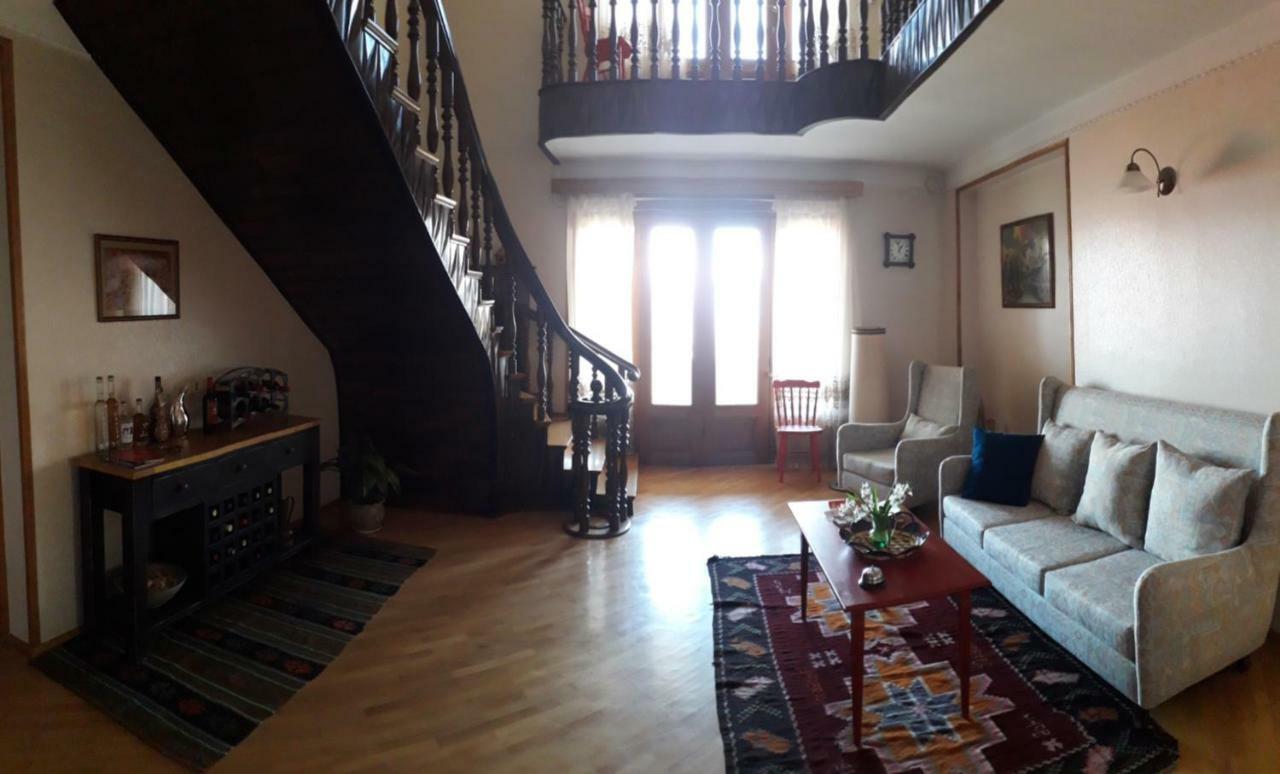 Hotel Omsi House Telavi Exterior foto